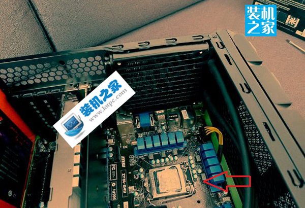 CPU水冷散热器安装图文教程 一体式水冷散热器怎么安装
