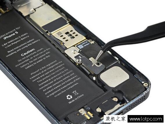 苹果iPhone 5拆机更换屏幕和听筒图解教程