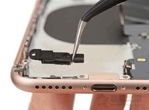 苹果iPhone8手机内部做工图赏 苹果iPhone8拆解全过程详细版